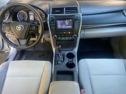 Used 2017 Toyota Camry LE FWD image 19