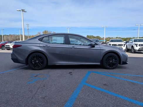 New 2026 Toyota Camry SE image 6