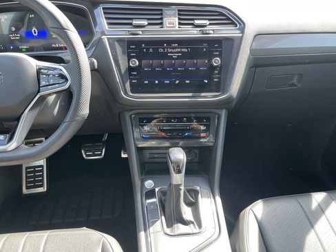 Used 2024 Volkswagen Tiguan SE R-Line image 18