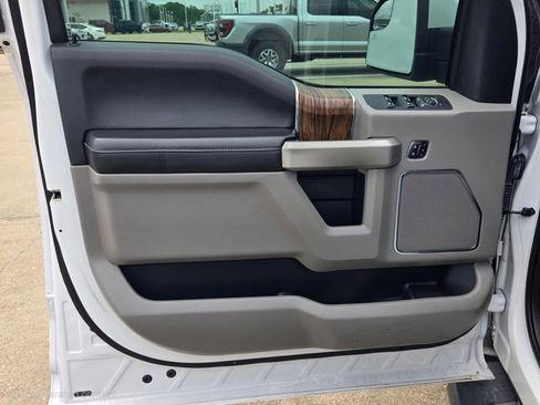 Used 2018 Ford F150 Lariat image 11