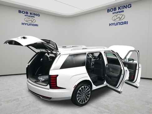 New 2026 Hyundai Palisade Calligraphy FWD image 18
