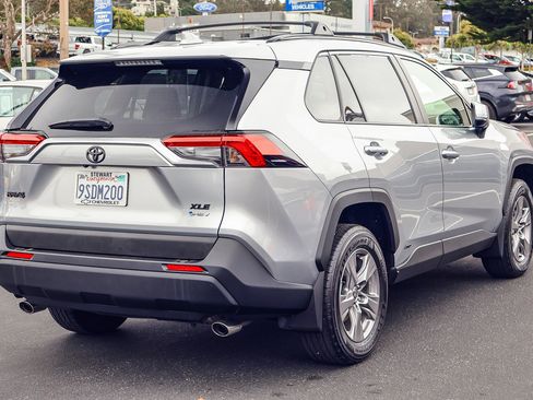 Used 2025 Toyota RAV4 XLE AWD/4WD image 18