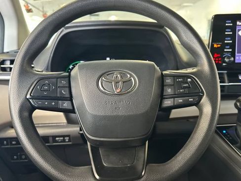 Certified 2024 Toyota Sienna LE AWD/4WD image 29