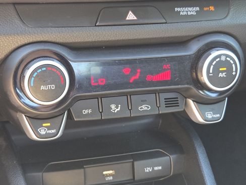 Used 2023 Kia Rio S w/ Technology Package FWD image 4