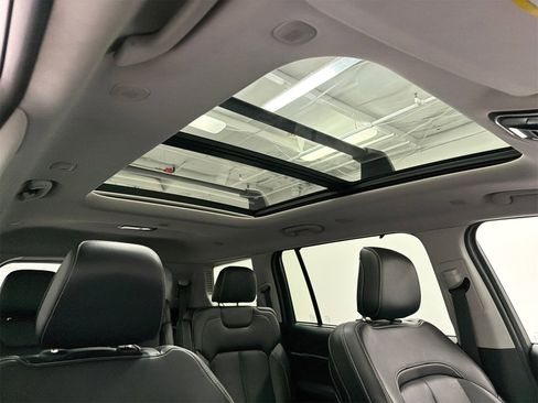 Used 2022 Jeep Grand Cherokee L Limited w/ Luxury Tech Group II image 13