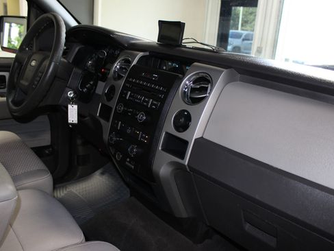 Used 2010 Ford F150 XLT RWD image 28