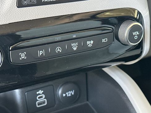 New 2024 Ford Escape Platinum w/ Premium Technology Package image 24