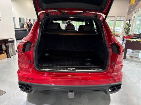 Used 2017 Porsche Cayenne S AWD/4WD image 15