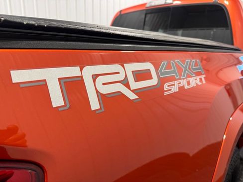 Used 2017 Toyota Tacoma TRD Off-Road image 7