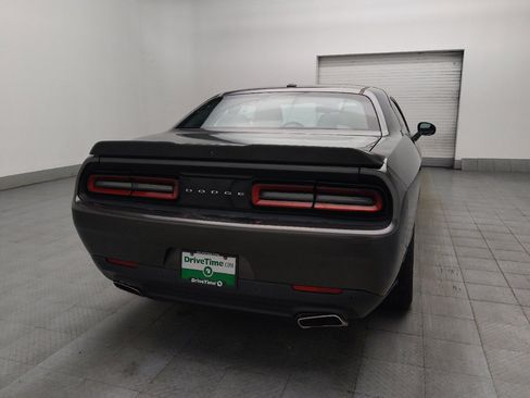 Used 2019 Dodge Challenger SXT w/ Driver Convenience Group RWD image 7