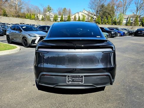 Used 2026 Tesla Model Y Long Range AWD/4WD image 9