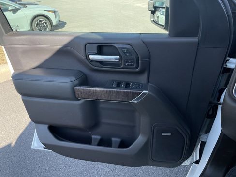 Used 2021 GMC Sierra 3500 Denali w/ Denali Ultimate Package image 21