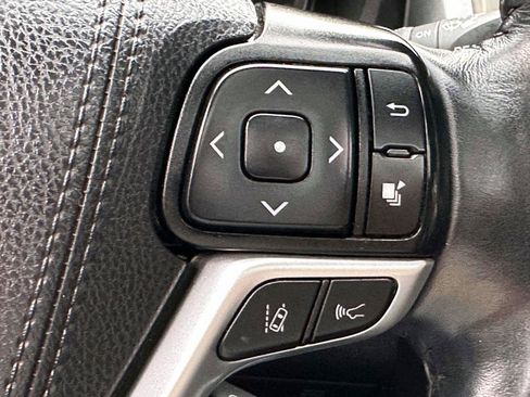 Used 2019 Toyota Highlander XLE AWD/4WD image 24