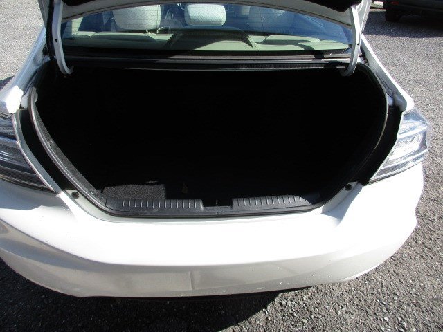 Used 2014 Honda Civic Hybrid Sedan image 28