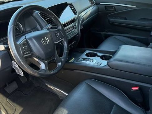 Used 2025 Honda Passport EX-L image 5