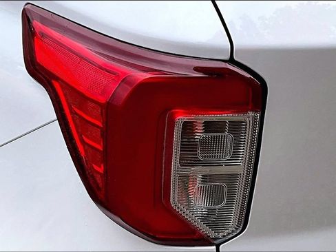 Used 2021 Ford Explorer 4WD image 30
