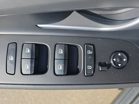 New 2026 Hyundai Elantra Limited FWD image 38
