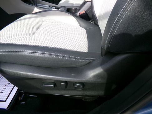 Used 2019 Subaru Forester Premium w/ All-Weather Package image 12