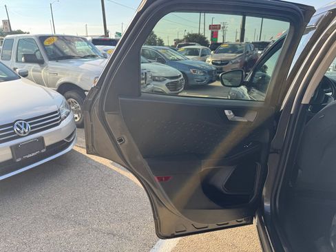 Used 2020 Ford Escape SE AWD/4WD image 17