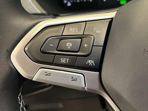 Certified 2023 Volkswagen Tiguan SE w/ Panoramic Sunroof Package FWD image 21