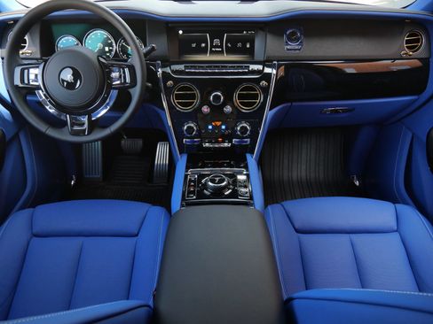 Certified 2023 Rolls-Royce Cullinan w/ Cullinan Package AWD/4WD image 4