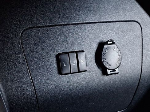 Used 2014 Toyota Prius Four FWD image 24