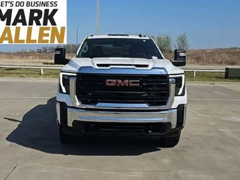 Used 2025 GMC Sierra 3500 Pro image 3