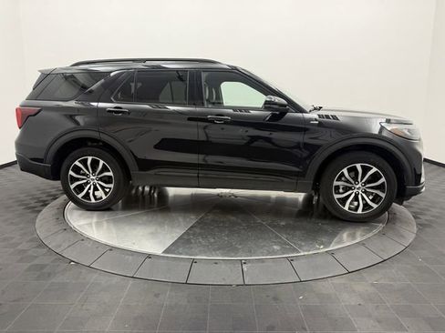 Used 2025 Ford Explorer ST-Line image 8