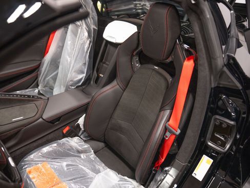 Used 2023 Chevrolet Corvette Z06 w/ Z07 Performance Package RWD image 13