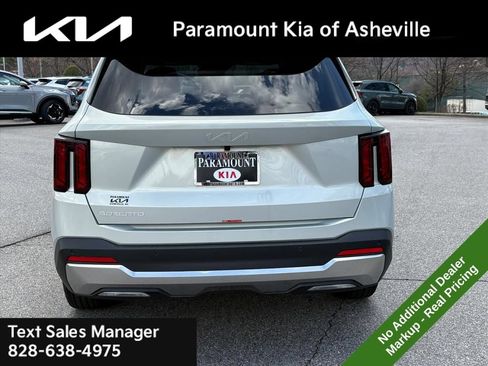 New 2026 Kia Sorento S w/ S Panoramic Sunroof Package FWD image 5