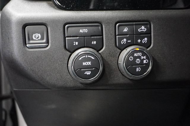 Used 2025 Chevrolet Silverado 1500 LTZ w/ LTZ Convenience Package II AWD/4WD image 10
