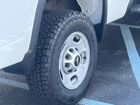 Used 2024 Chevrolet Silverado 2500 W/T RWD image 7