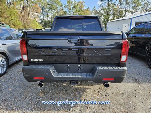 Used 2024 Honda Ridgeline Black Edition image 8