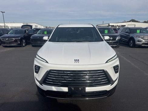 Used 2025 Buick Enclave Preferred image 10