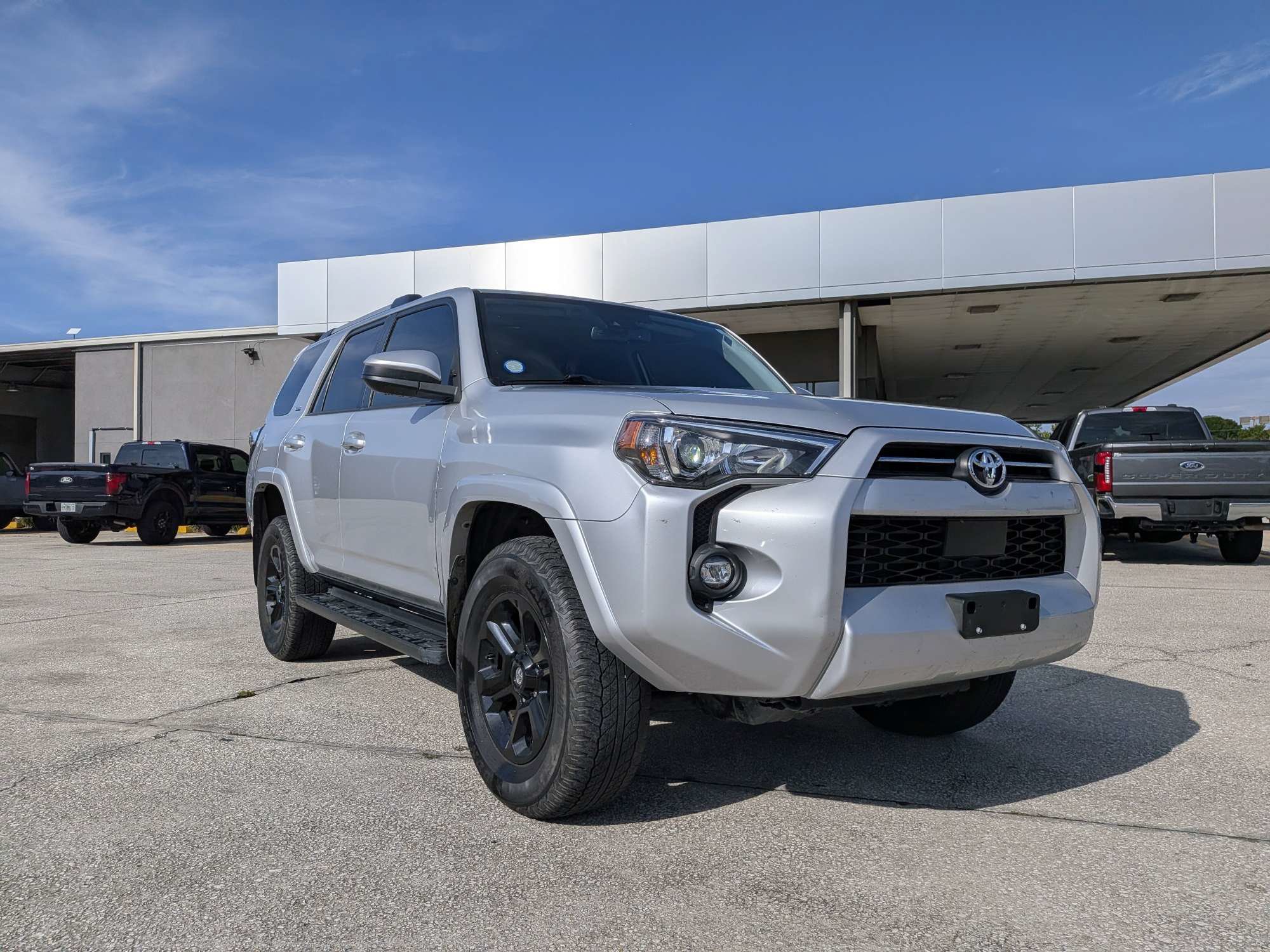 Used 2024 Toyota 4Runner SR5 AWD/4WD image 2