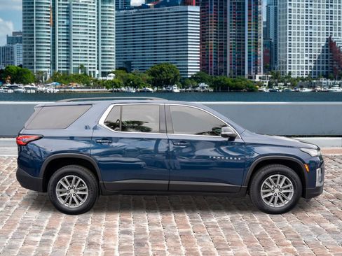 Used 2023 Chevrolet Traverse LT FWD image 4