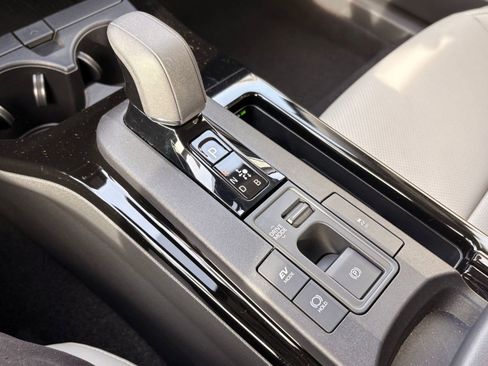 Used 2024 Toyota Prius XLE image 30