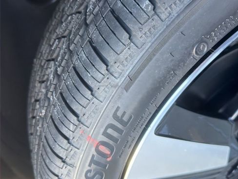 New 2026 Nissan Kicks SR image 10