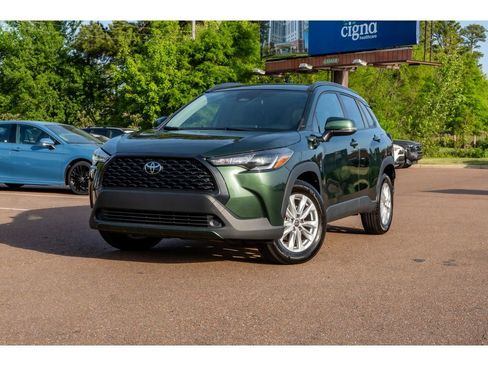 Used 2024 Toyota Corolla Cross LE image 1