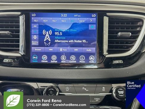 Used 2020 Chrysler Pacifica Touring-L AWD/4WD image 17