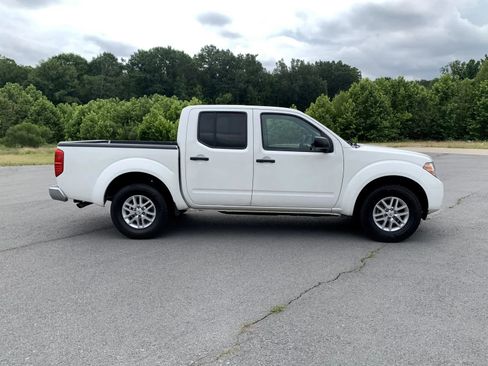 Used 2019 Nissan Frontier SV RWD image 8