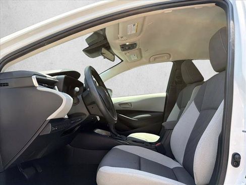 Used 2024 Toyota Corolla LE FWD image 11