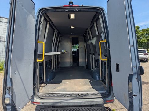 Used 2019 Mercedes-Benz Sprinter 170 image 14