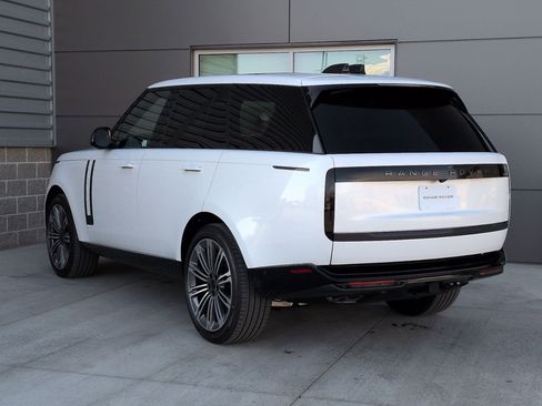 New 2026 Land Rover Range Rover SE image 8