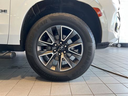 Used 2022 Chevrolet Tahoe Z71 w/ Luxury Package AWD/4WD image 33