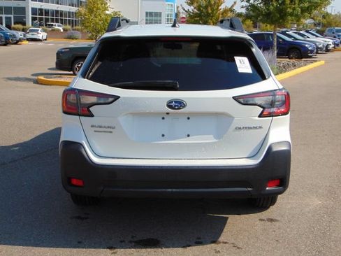 Used 2024 Subaru Outback Premium AWD/4WD image 5