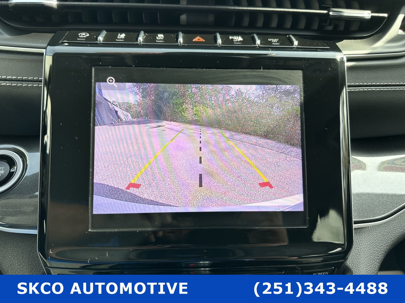 Used 2022 Jeep Grand Cherokee Laredo AWD/4WD image 17