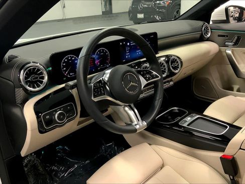 Used 2025 Mercedes-Benz CLA 250 image 16