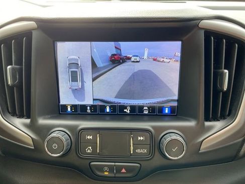 Used 2024 GMC Terrain AT4 w/ Infotainment Package II image 9