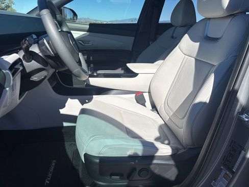 Used 2025 Hyundai Tucson Limited AWD/4WD image 11